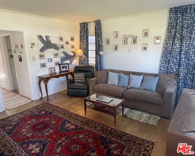 feature listing property photo