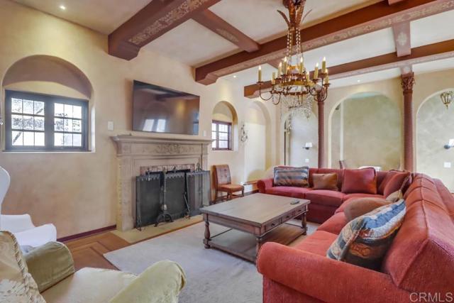 Detail Gallery Image 10 of 73 For 3014 Xenophon St, Point Loma,  CA 92106 - 5 Beds | 3 Baths