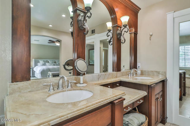 963 Corte Augusta, Camarillo CA: https://media.crmls.org/mediaz/cd653ed9-aafb-421f-8341-83518000dbc6.jpg