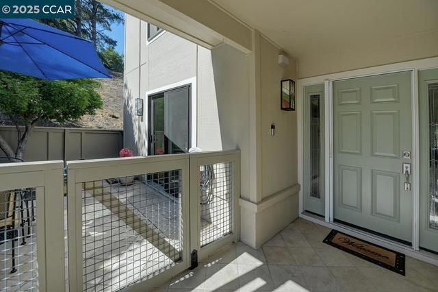 2017 Oakmont Way, Walnut Creek CA: https://media.crmls.org/mediaz/cd658514-3d16-4813-b66f-c897f29b1743.jpg