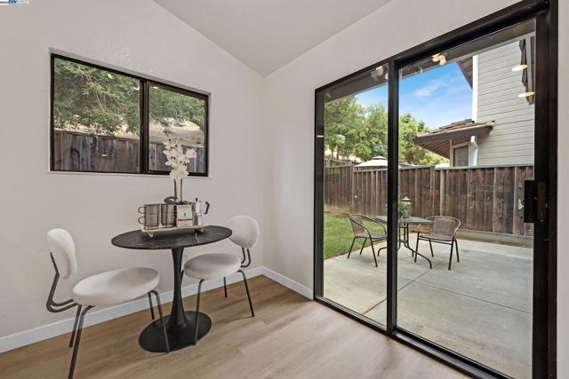 2227 Foxhill Drive, Martinez CA: https://media.crmls.org/mediaz/cd65f537-6257-4d07-9b31-d9f785d3b306.jpg