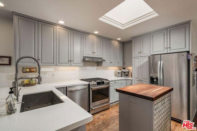 Image 45 of 74 For 440 Corona Del Mar