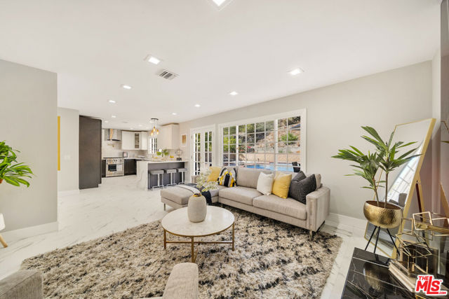 18521 Dylan Street photo 6