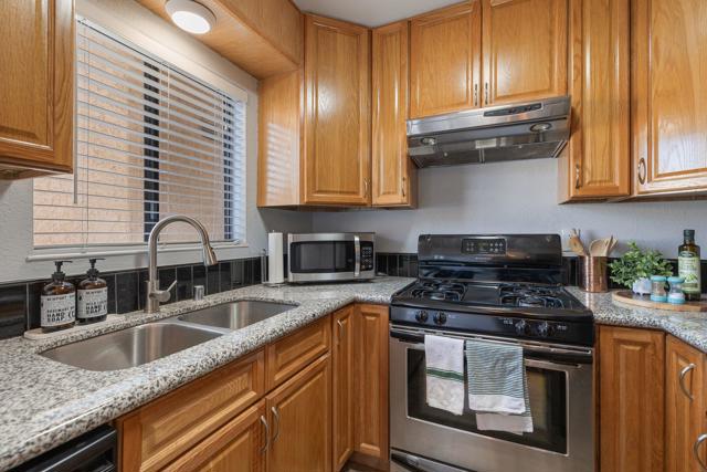 40785 Breezy Pass Road, Palm Desert CA: https://media.crmls.org/mediaz/cd66fc34-ebc6-4a68-ae20-18d6e401663f.jpg