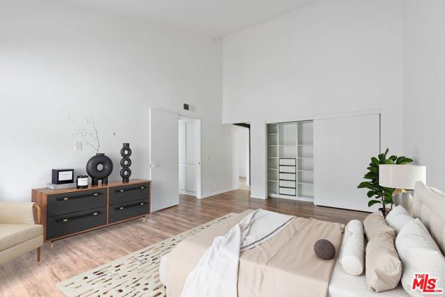 17114 Palisades Circle, Pacific Palisades CA: https://media.crmls.org/mediaz/cd678df4-94d9-4909-bffb-7c6a1253681d.jpg