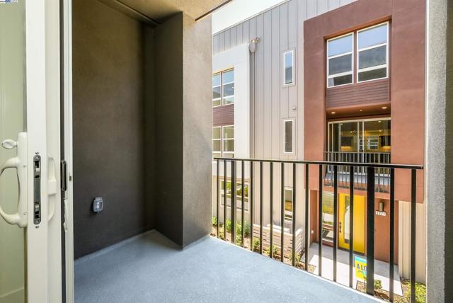2119 Stanford Street, Alameda CA: https://media.crmls.org/mediaz/cd69cbe8-716c-4755-8f75-1ff0b42e5a0c.jpg