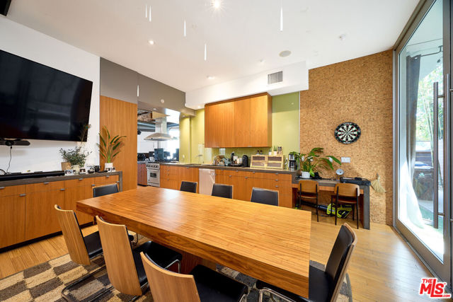 122 Mildred Avenue, Venice CA: https://media.crmls.org/mediaz/cd69cce9-3281-4c5b-a4e3-f81ae5b40df9.jpg