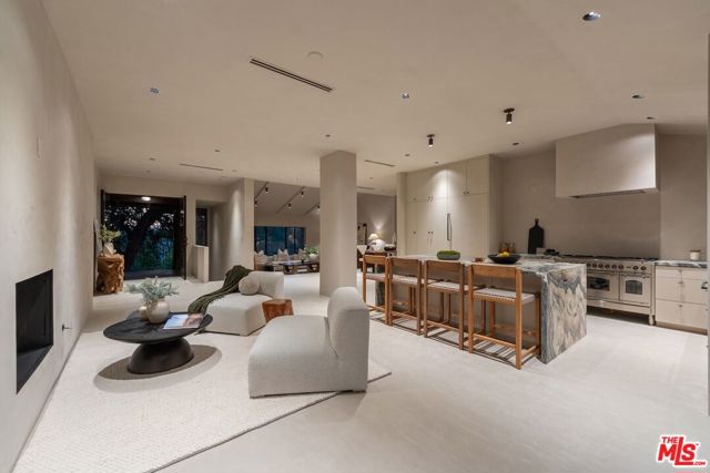 4790 Galendo Street, Woodland Hills CA: https://media.crmls.org/mediaz/cd6ad90c-0c7c-4851-89d8-d2c95cd81d77.jpg