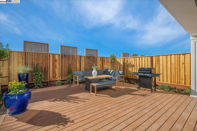 Image 44 of 55 For 32621 Singh Circle