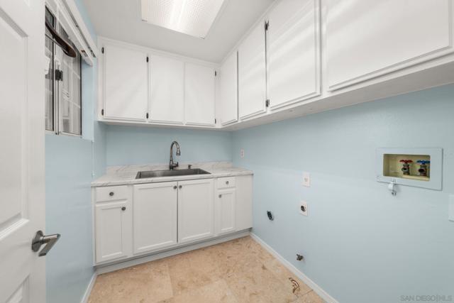 14058 Pearson CT, Rancho Cucamonga CA: https://media.crmls.org/mediaz/cd6aeb0e-d189-41d5-a533-116e57c65112.jpg