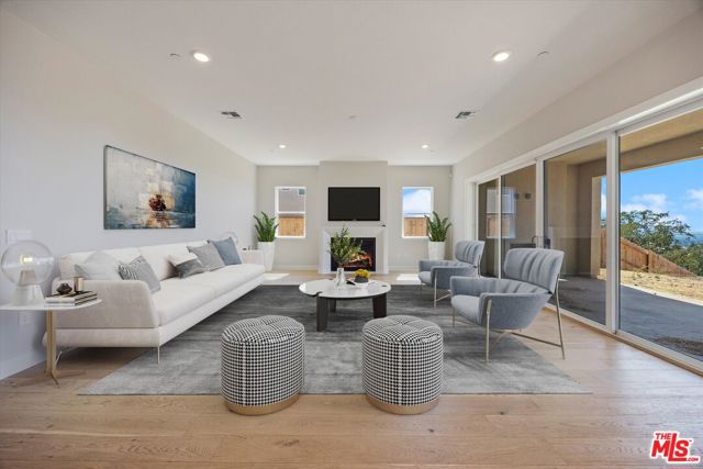5153 Wild Oak Lane, El Dorado Hills CA: https://media.crmls.org/mediaz/cd6b3073-a2b1-4c18-a0d7-534bb3600081.jpg