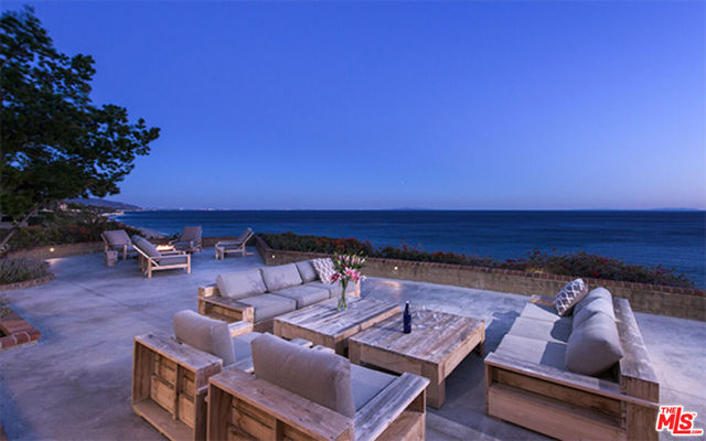 28028 SEA LANE Drive, Malibu CA: https://media.crmls.org/mediaz/cd6b4589-032c-4f6d-b138-34fdcc171f27.jpg