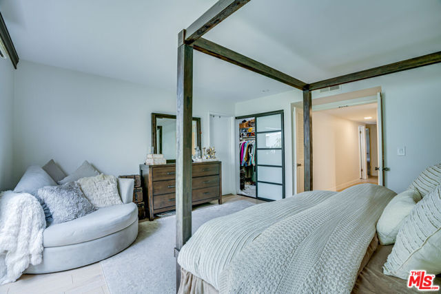 4101 Tarrybrae Terrace, Tarzana CA: https://media.crmls.org/mediaz/cd6b8359-7905-487f-bcd7-24e022d31481.jpg