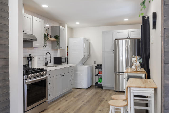 40110 Highland Road, Big Bear CA: https://media.crmls.org/mediaz/cd6c1113-d7cb-42de-8c54-78cfb92c582e.jpg