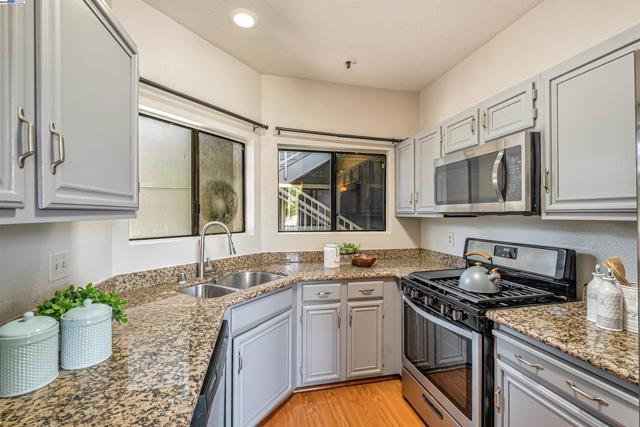 3402 Pinewood Ter, Fremont CA: https://media.crmls.org/mediaz/cd6c99b0-abf5-474e-8178-7855fa59707b.jpg