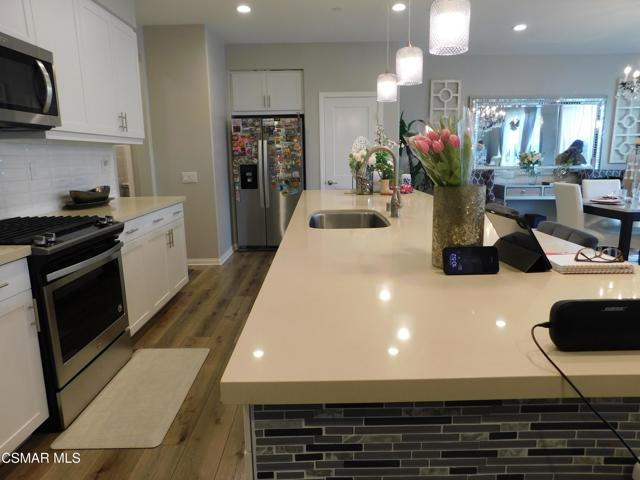 249 Morro Way, Simi Valley CA: https://media.crmls.org/mediaz/cd6cf7f3-103b-4613-9e17-e35f773729ed.jpg