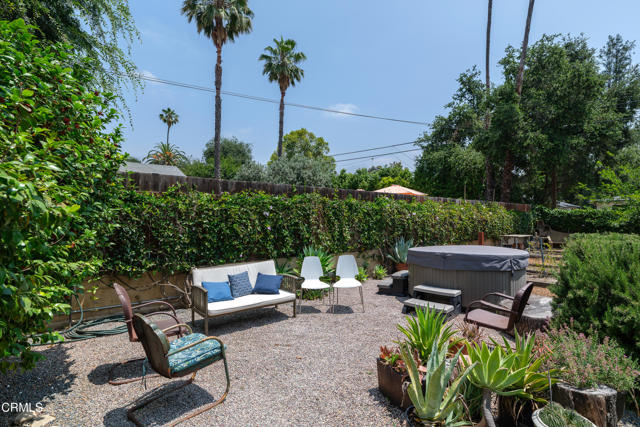1036 N Chester Avenue, Pasadena CA: https://media.crmls.org/mediaz/cd6d3ca1-4c15-42fc-9429-ea8198fc6487.jpg