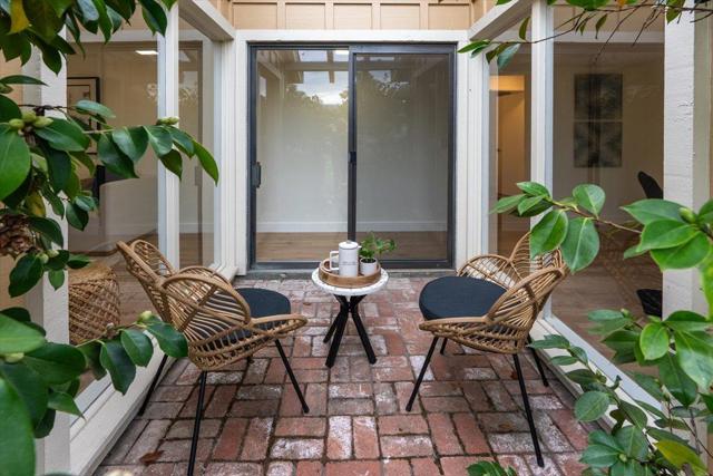 5050 Cribari Vale, San Jose CA: https://media.crmls.org/mediaz/cd6d5d2a-c933-475d-a877-5ee65ffb3453.jpg