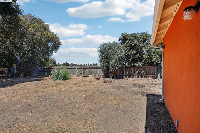 37709 Arlene Court, Fremont CA: https://media.crmls.org/mediaz/cd6d70fc-885d-488b-bff9-bc0b495cfabe.jpg