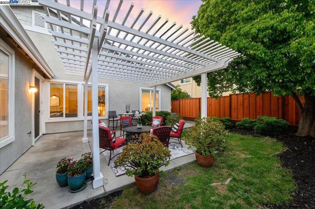 4946 Sequoia Ave, Dublin CA: https://media.crmls.org/mediaz/cd6e5b45-47d7-4625-ae80-b489edee088d.jpg