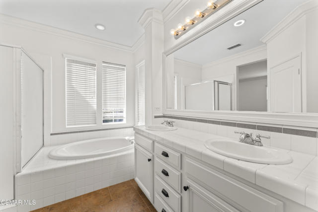 186 Parkside Drive, Simi Valley CA: https://media.crmls.org/mediaz/cd6e8f01-c487-4521-8aae-0081af1521e1.jpg