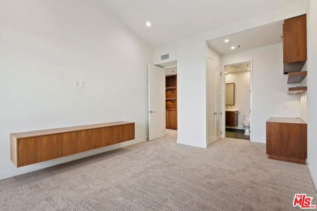 2142 Century Park Lane, Los Angeles CA: https://media.crmls.org/mediaz/cd6ec7dd-7ff5-4080-95b8-6a8f1200ba04.jpg