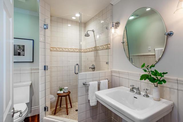25600 Willow Pond Lane, Los Altos Hills CA: https://media.crmls.org/mediaz/cd6f0917-d792-4e5c-b3de-ec109f31f3ad.jpg
