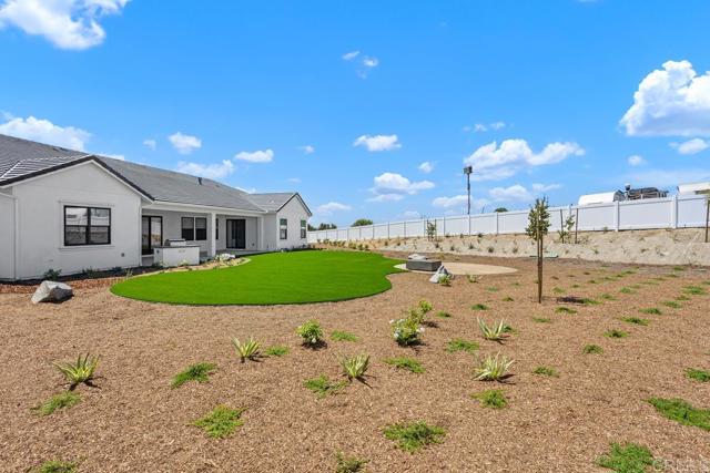 1203 Stonemark Place, Vista CA: https://media.crmls.org/mediaz/cd6f8534-a81a-47fe-980d-611fe17620a4.jpg