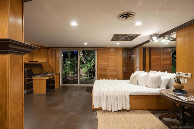 1010 Myrtle Way, San Diego CA: https://media.crmls.org/mediaz/cd6faa40-c24e-440f-bbec-5c536294346a.jpg