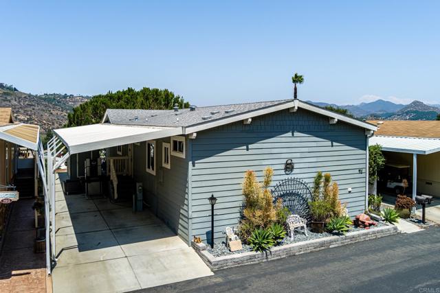 4650 Dulin Road, Fallbrook CA: https://media.crmls.org/mediaz/cd6fadc4-39ec-4a59-9e1a-b0928f717129.jpg