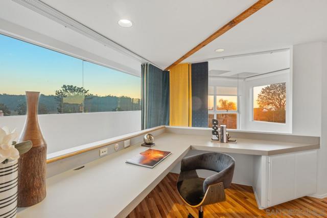 2506 Via Merano, Del Mar CA: https://media.crmls.org/mediaz/cd6fe78b-5e3a-4f60-836d-94624a2a3cff.jpg