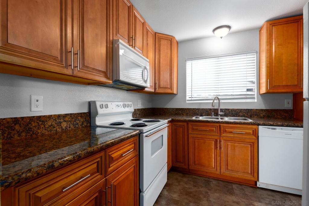 MLS #250040946SD image #10