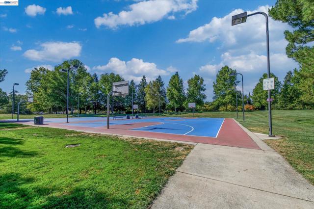 5943 Corte Arboles, Pleasanton CA: https://media.crmls.org/mediaz/cd7089e9-effe-4bf2-baaf-0f36694a3a6f.jpg