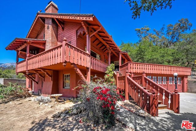 1060 Tremonto Road, Santa Barbara CA: https://media.crmls.org/mediaz/cd70d561-d7f8-4c03-bb8c-c145010b1b4d.jpg