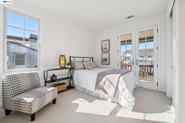 220 Hollister Avenue, Alameda CA: https://media.crmls.org/mediaz/cd70e5ab-d210-4399-a718-3a8dc97896ab.jpg