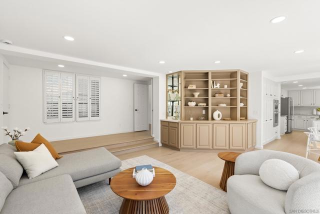 1240 Ladera Linda, Del Mar CA: https://media.crmls.org/mediaz/cd713b07-a787-434c-8dcd-22e795791a15.jpg
