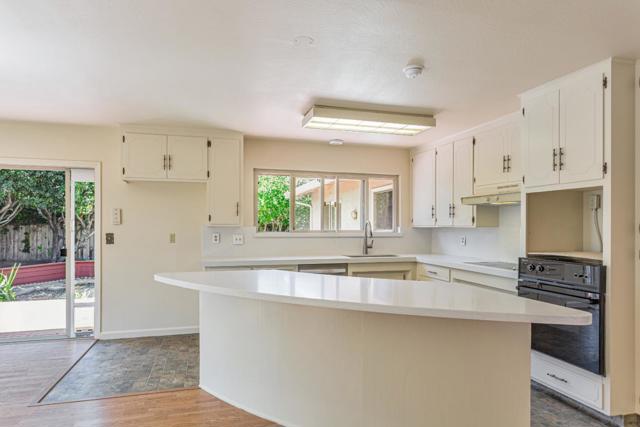 1223 La Canada Way, Salinas CA: https://media.crmls.org/mediaz/cd7156de-b2e4-4181-acec-67c779205530.jpg