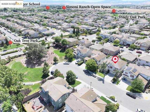 25 Solitude Ct, Oakley CA: https://media.crmls.org/mediaz/cd71cb44-f7d3-43a2-900e-4f5cec911fc1.jpg