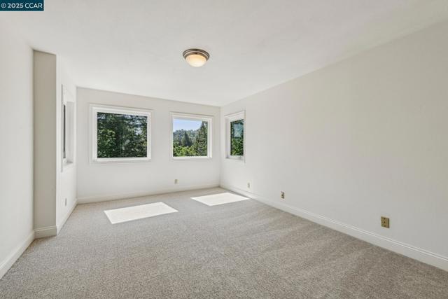 22 Ranger Ct, Alamo CA: https://media.crmls.org/mediaz/cd7215b8-d2e2-4de1-a1c6-96da70cc6348.jpg