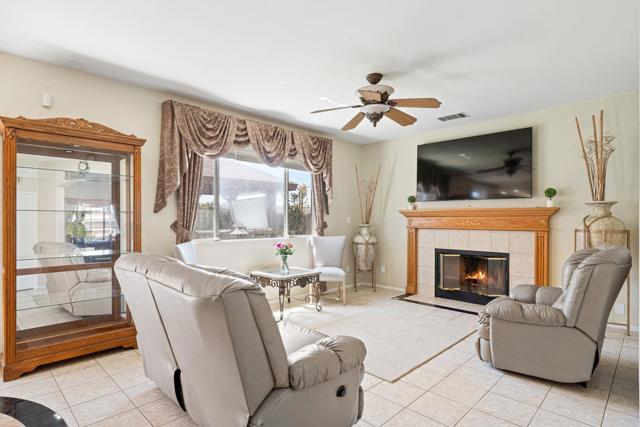 1396 Carneros Valley Street, Chula Vista CA: https://media.crmls.org/mediaz/cd72e493-3ddb-46ce-86b7-47d79c1511dd.jpg