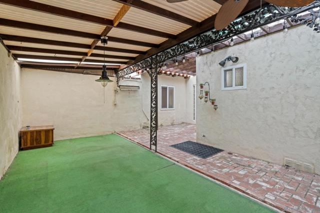 309 11 E Ave, Coronado CA: https://media.crmls.org/mediaz/cd735a56-1a3f-4327-875a-3b93aa6ad9a1.jpg