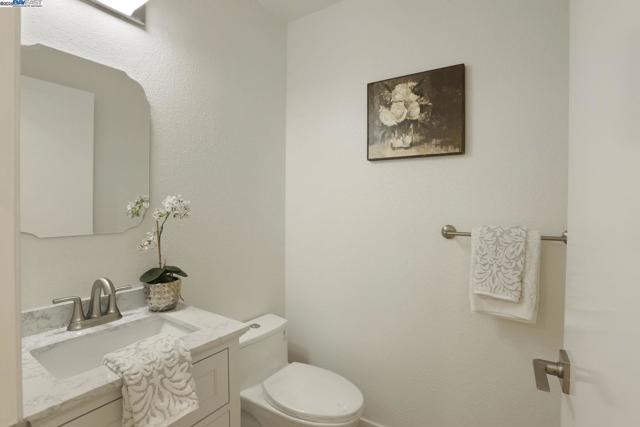 7650 Arbor Creek Cir, Dublin CA: https://media.crmls.org/mediaz/cd74648c-acb8-430c-a15e-cc2276fc70dc.jpg