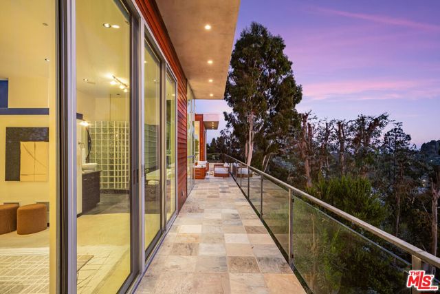 933 Bluegrass Lane, Los Angeles CA: https://media.crmls.org/mediaz/cd749a03-a10c-499d-82a4-38fd63add131.jpg