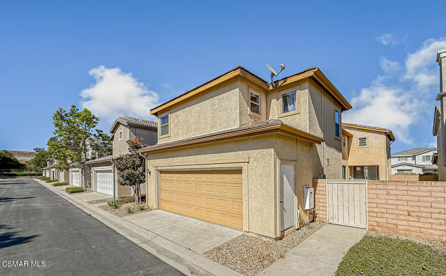 2511 Aurora Lane, Simi Valley CA: https://media.crmls.org/mediaz/cd7509ab-c870-49d0-897e-b6081433c7cf.jpg
