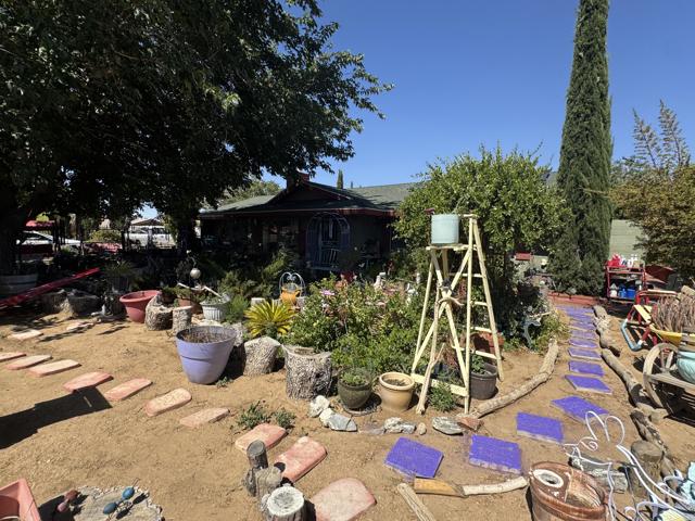 7585 Joshua Lane, Yucca Valley CA: https://media.crmls.org/mediaz/cd755921-c5c9-47ef-a5d6-a5278f5dd3cf.jpg