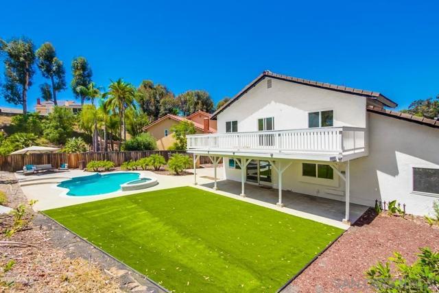 12709 Treeridge Ter, Poway CA: https://media.crmls.org/mediaz/cd7568db-63ff-4111-8653-ee956385b498.jpg
