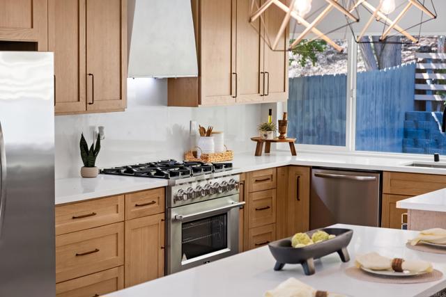 Detail Gallery Image 21 of 57 For 10594 Rookwood Dr, San Diego,  CA 92131 - 5 Beds | 3/1 Baths