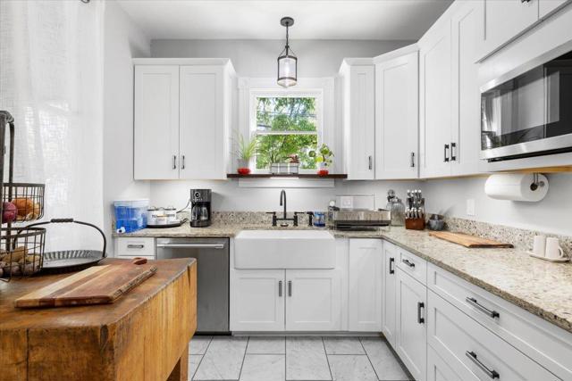 223 N Oregon Street, Yreka CA: https://media.crmls.org/mediaz/cd76946d-9578-4524-b497-277d6fb47ea2.jpg