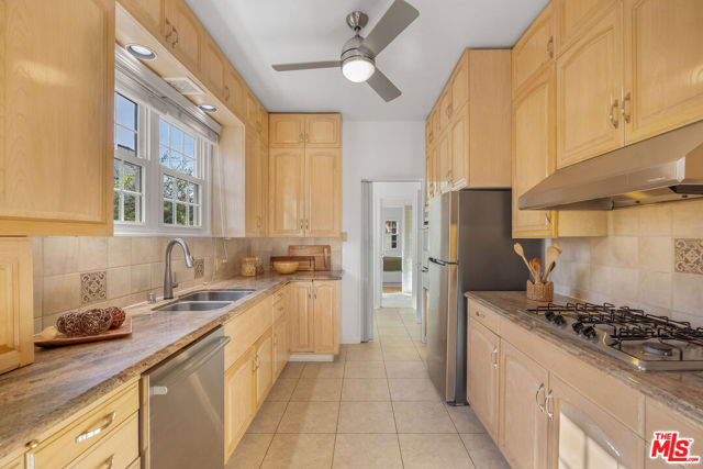 1067 South Point View Street photo 14
