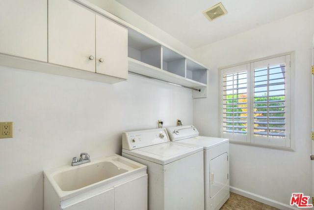 4521 Don Timoteo Drive, Los Angeles CA: https://media.crmls.org/mediaz/cd7765e1-ea56-48e3-9e2c-cbf6821ce591.jpg